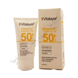 کرم ضد آفتاب SPF50+ حاوی ویتامین C ویتالیر 40 میلی لیتر 1 ویژگی های کرم ضد آفتاب SPF۵۰+ حاوی ویتامین C ویتالیر حاوی ترکیبات آنتی اکسیدان جهت خنثی کردن رادیکال‌های آزاد ناشی از نور خورشید دارای فیلترهای ارگانیک و پایدار محافظت کامل پوست در برابر UVA، UVB و IR اشعه آبی مضر مانیتور و موبایل ساختار سبک و سازگار با انواع پوست فاقد پارابن و مواد حساسیت زا ضد تعریق و مقاوم در برابر آب