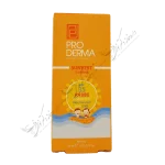 کرم ضد آفتاب کودکان SPF35 پرودرما 40 میلی لیتر 3 ویژگی های کرم ضد آفتاب کودکان SPF۳۵ پرودرما فاقد جاذب‌های شیمیایی، اسانس و رنگ، بدون ایجاد هرگونه حساسیت پوستی حفاظت کامل از پوست ظریف کودکان در برابر پرتوهای مضر نور خورشید جلوگیری از آفتاب سوختگی، قرمزی، خارش و التهابات پوستی التیام بخشی و تامین رطوبت پوست کودکان به مدت طولانی حاوی ویتامین‌های E و C برای حذف رادیکال‌های آزاد مناسب براي پوست صورت و بدن فاقد نگهدارنده‌های مضر پارابن